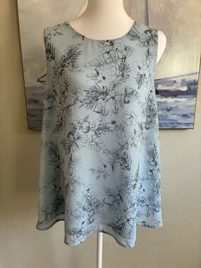 Pleione Light Blue Floral Sleeveless Tunic Top